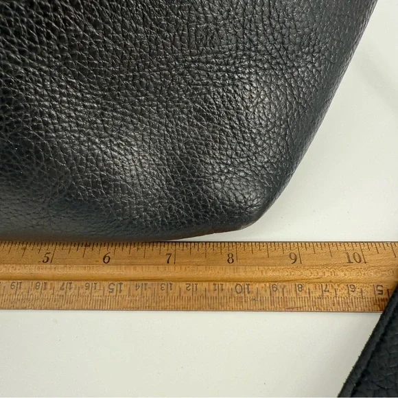 Cuyana Crossbody bag black‎ leather tote crossbody bag gold hardware slouchy